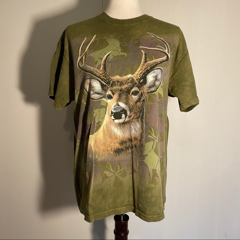 The Mountain Forest military Green White tail Deer graphic T-Shirt size med